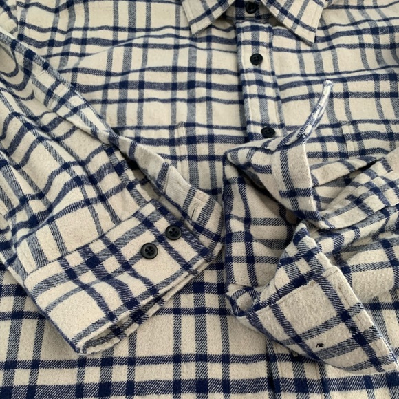 Guideboat Red Feathers Soft Flannel Pattern Shirt, very nice details - Picture 5 of 5